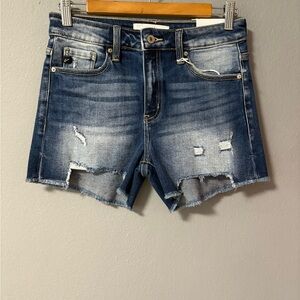 NWT KanCan Hazel high rise denim distressed shorts. Size Medium